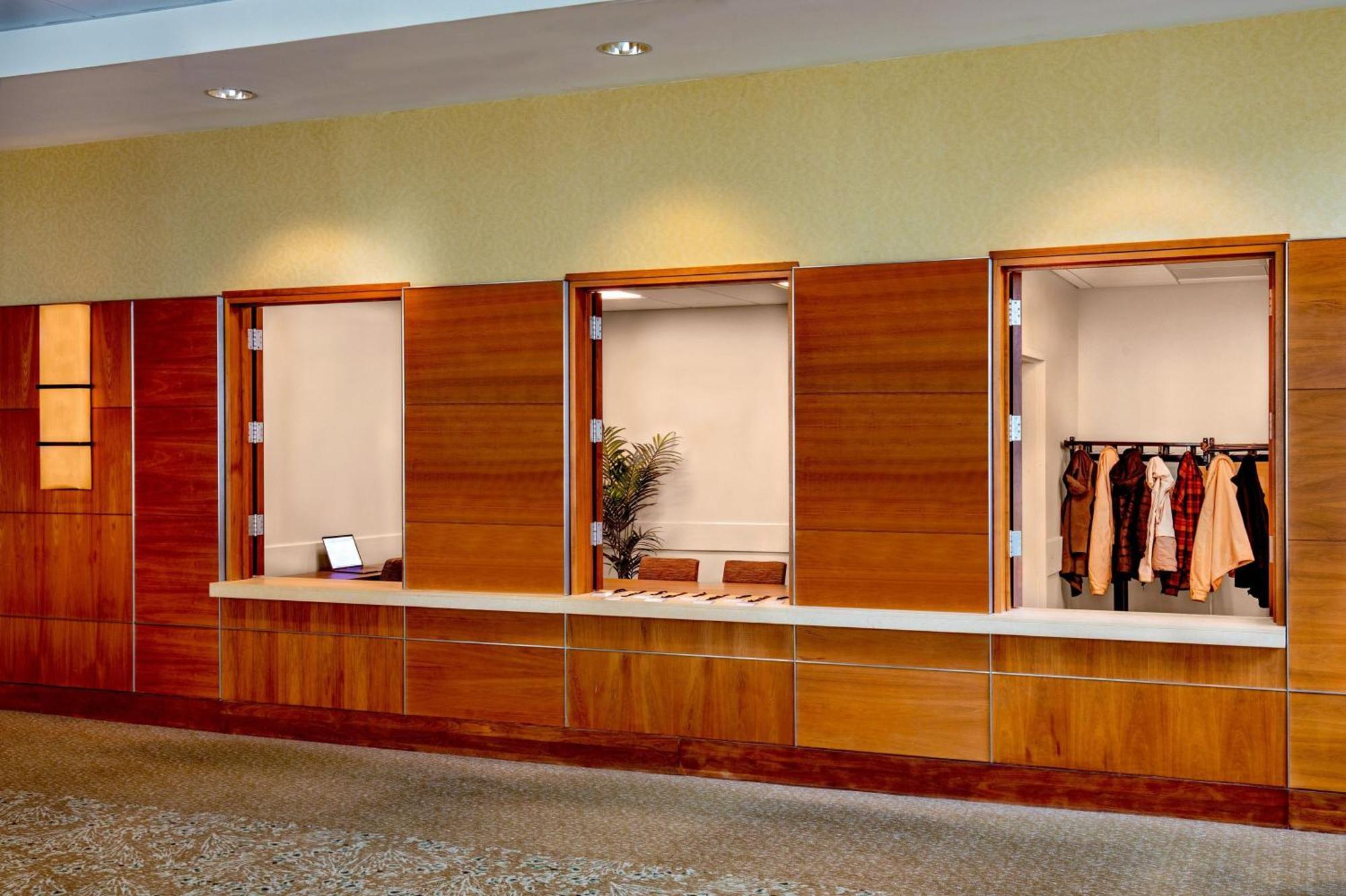 Отель The Westin Boston Seaport District Экстерьер фото